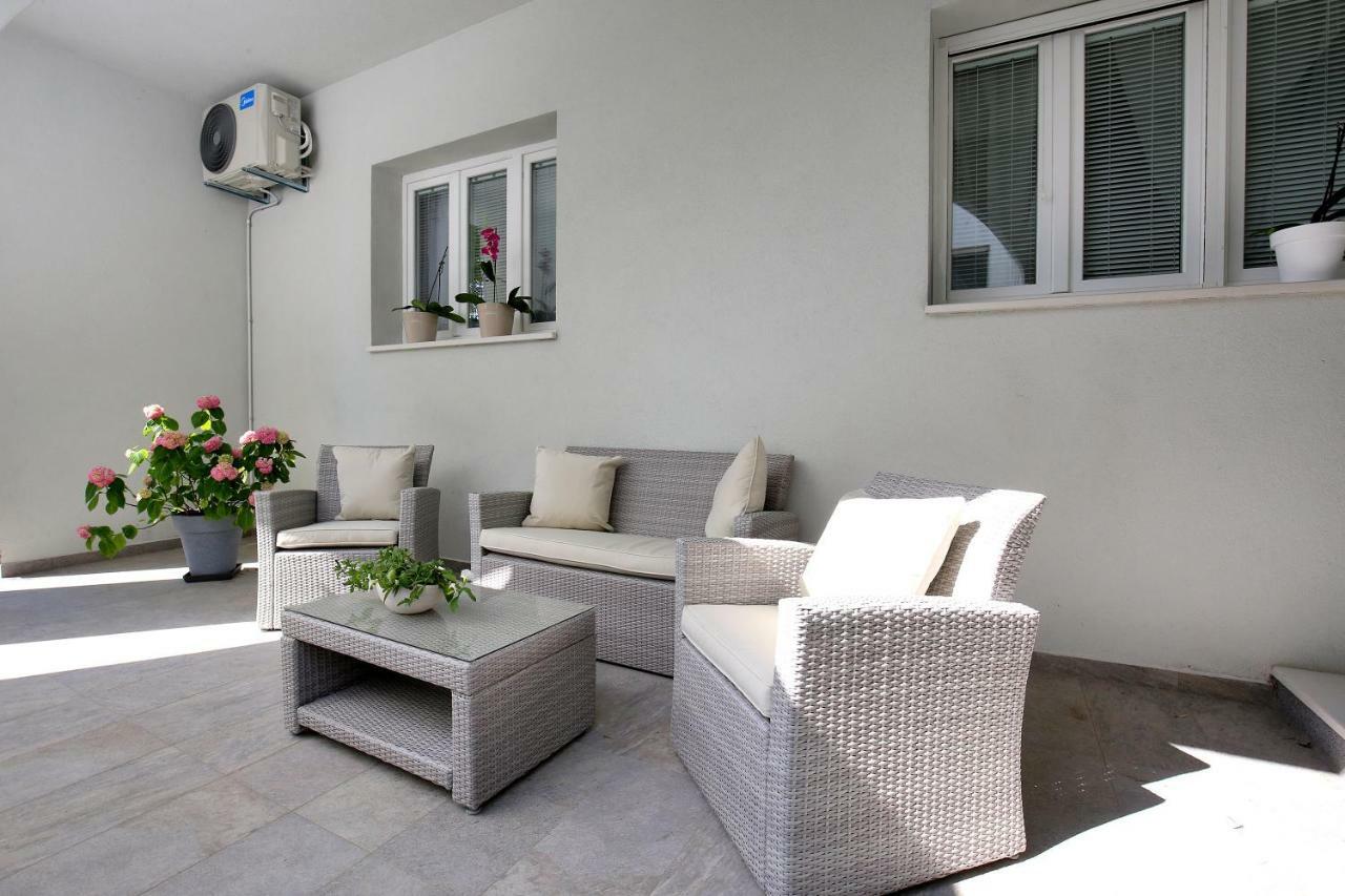 Apartments Ines Murter Exterior photo
