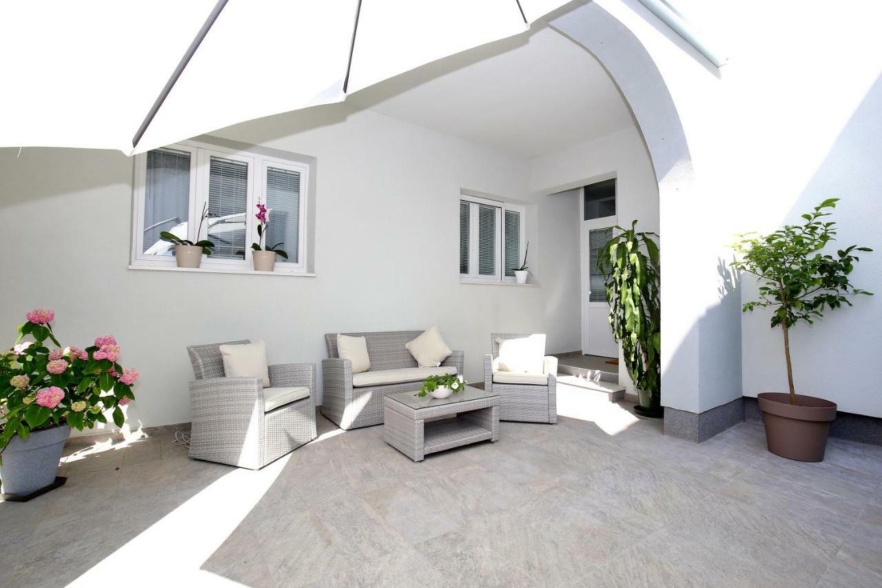 Apartments Ines Murter Exterior photo