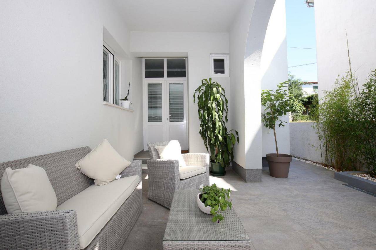Apartments Ines Murter Exterior photo