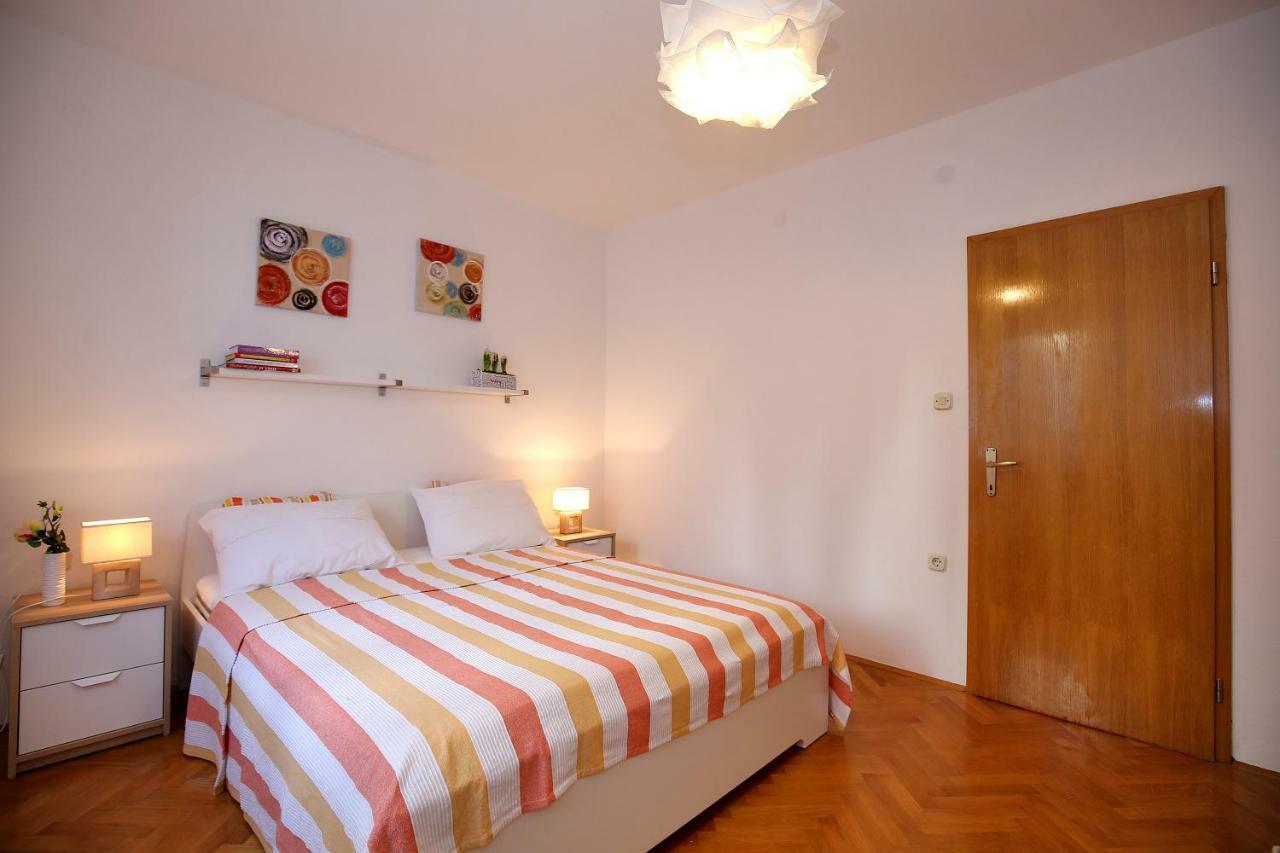 Apartments Ines Murter Exterior photo