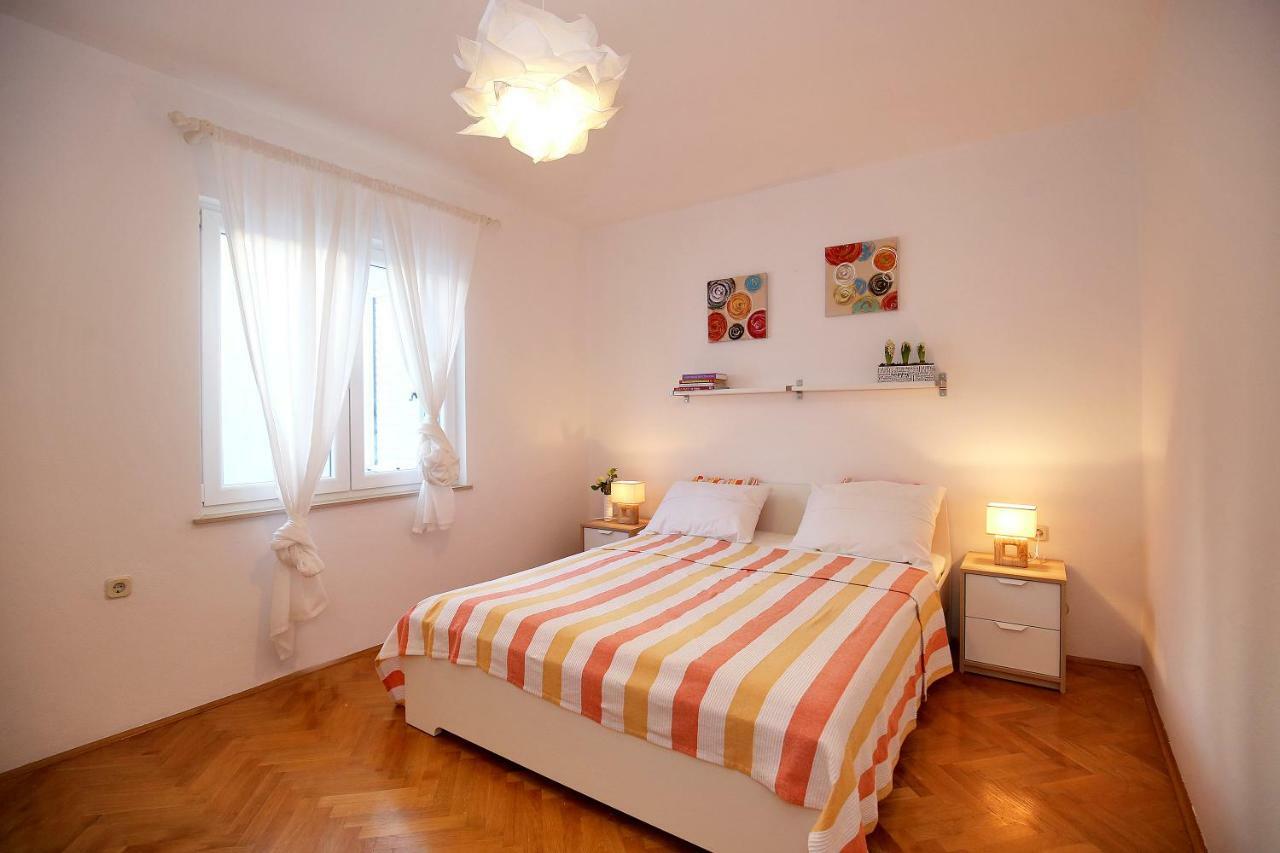 Apartments Ines Murter Exterior photo