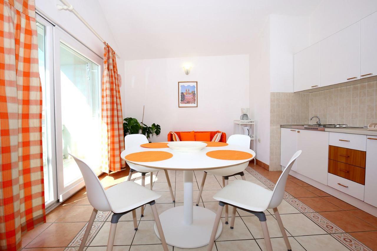 Apartments Ines Murter Exterior photo