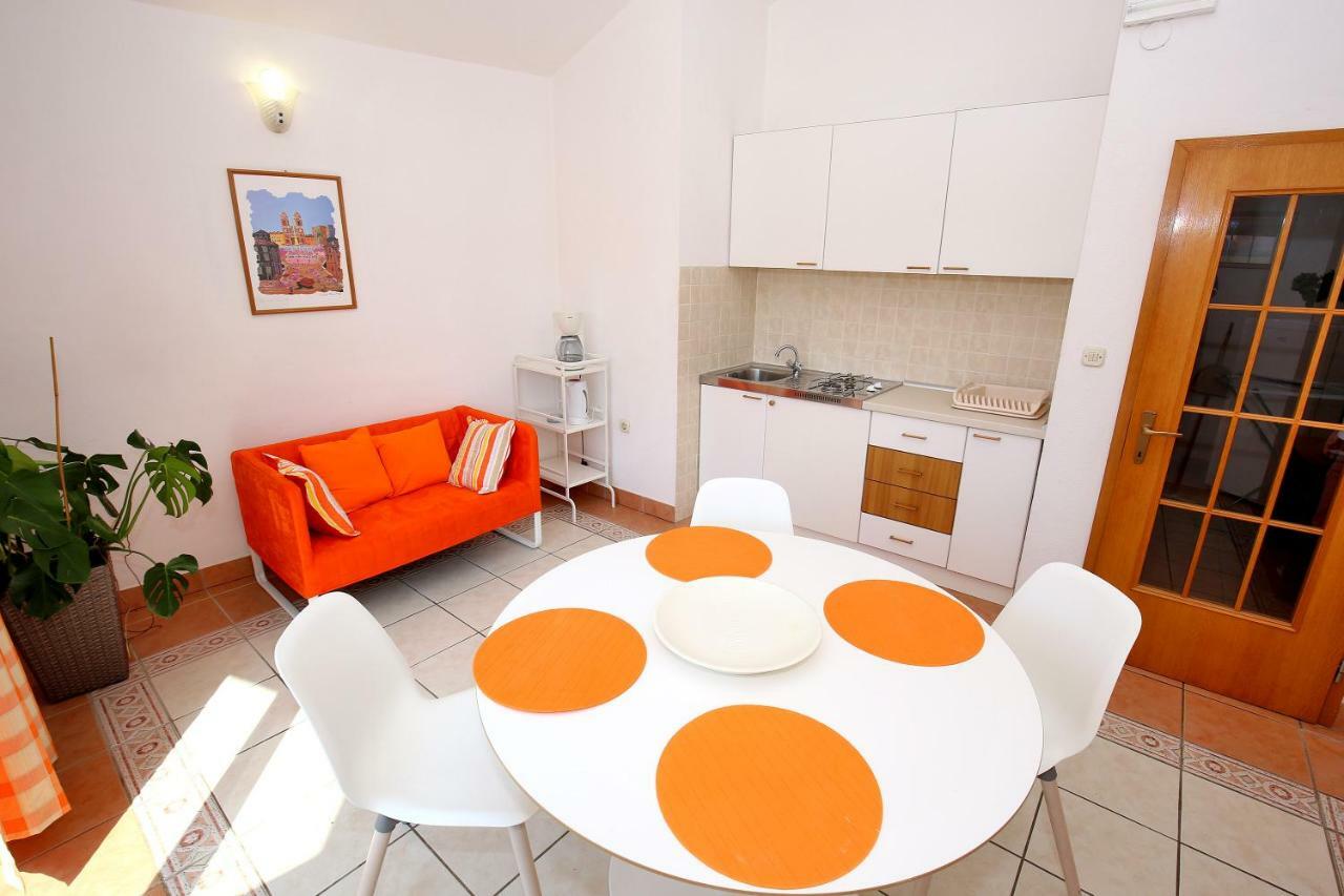 Apartments Ines Murter Exterior photo