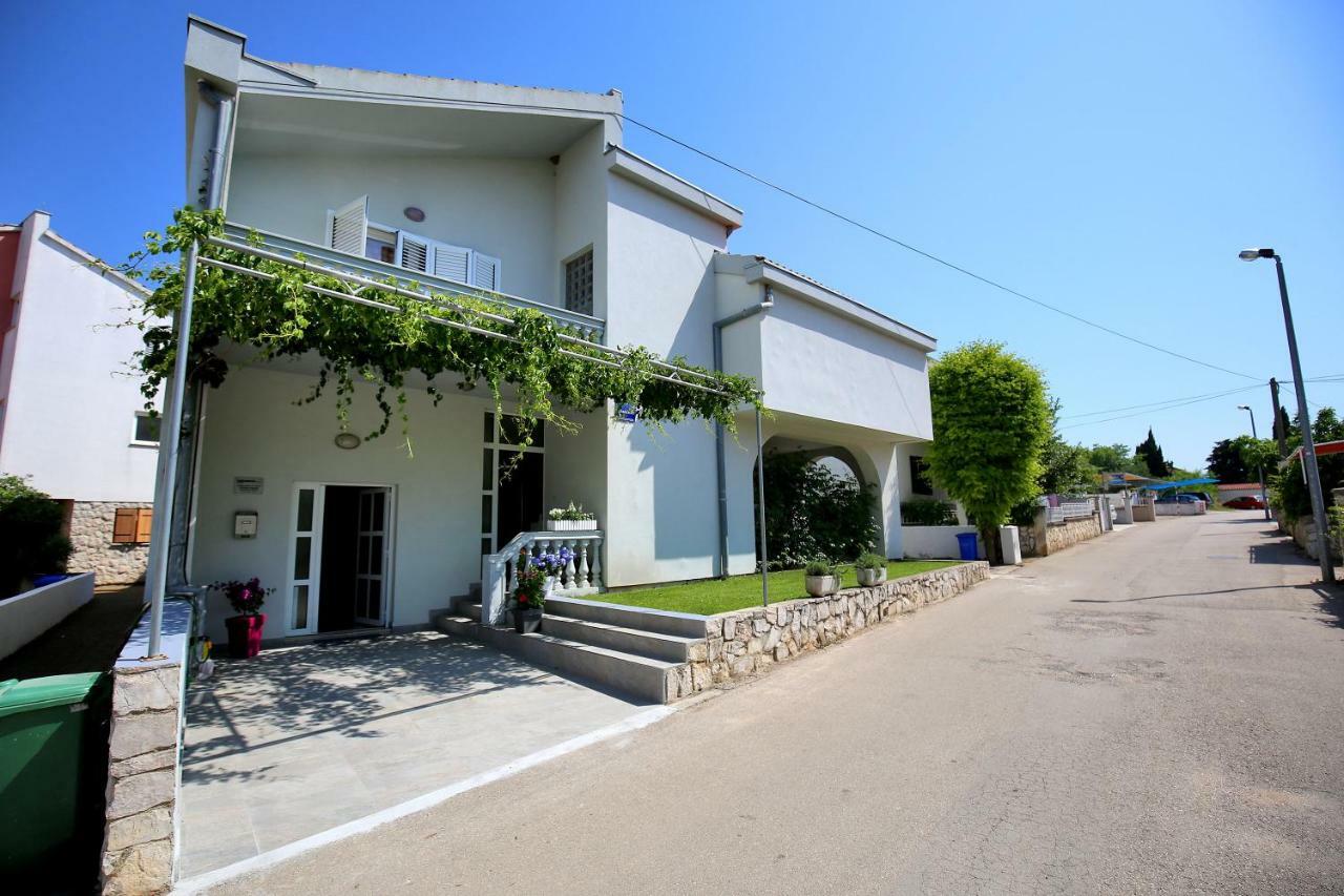 Apartments Ines Murter Exterior photo