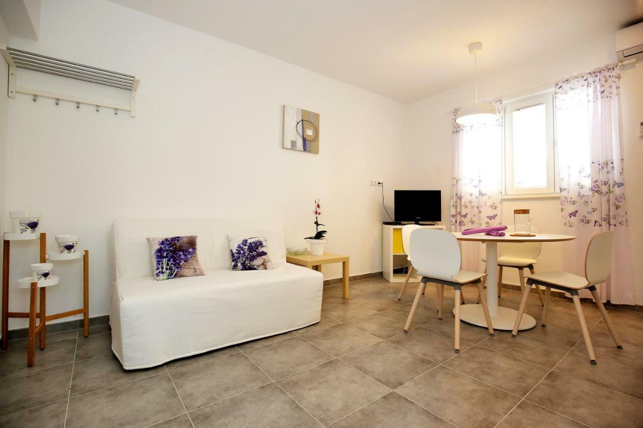 Apartments Ines Murter Exterior photo