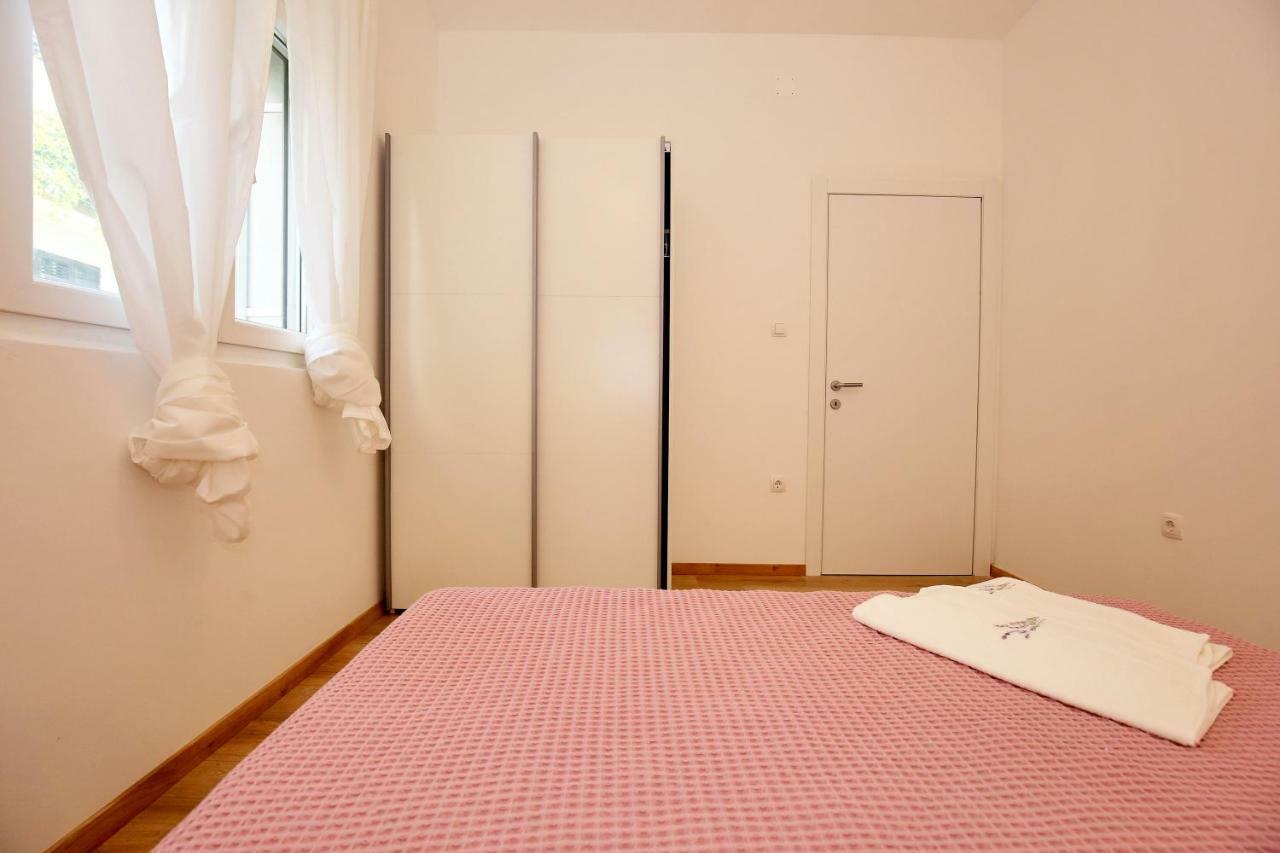 Apartments Ines Murter Exterior photo