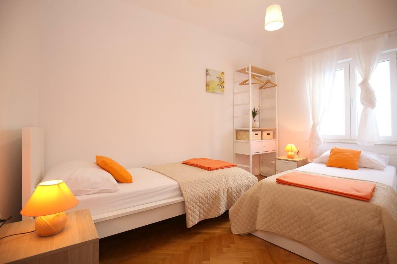 Apartments Ines Murter Exterior photo